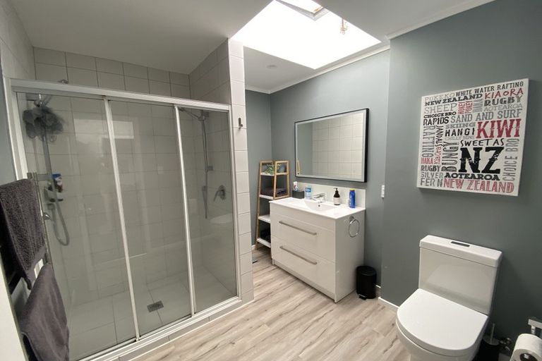 Photo of property in 2/10 Coroglen Avenue, Birkenhead, Auckland, 0626