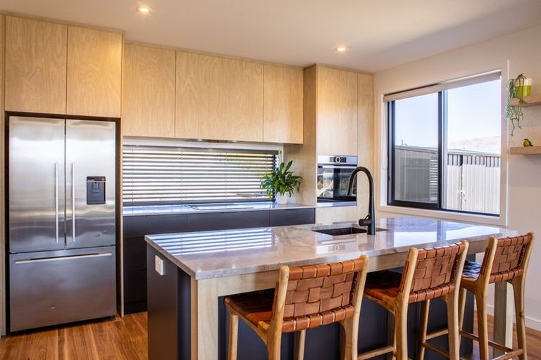 Photo of property in 31 Kirimoko Crescent, Wanaka, 9305