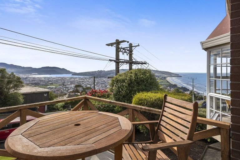 Photo of property in 19 Earls Road, Saint Clair, Dunedin, 9012