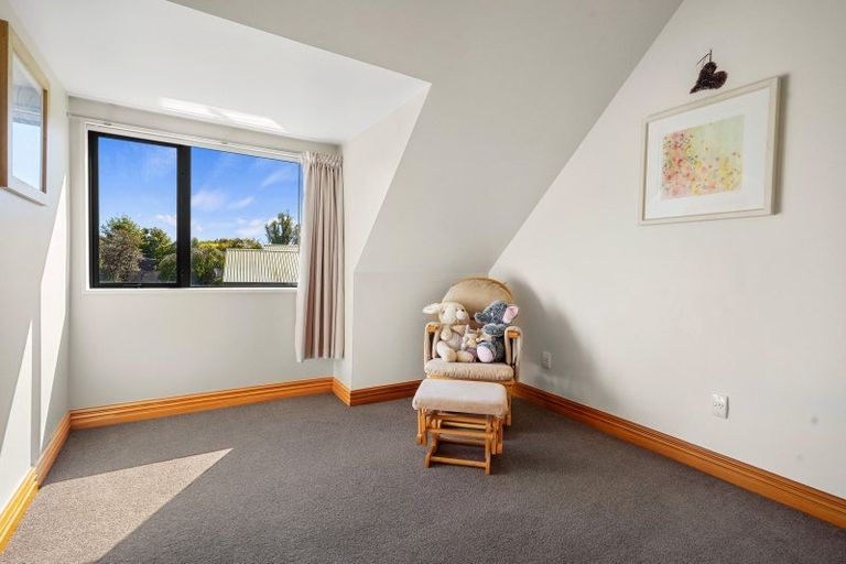 Photo of property in 12 Harrod Place, Rangiora, 7400