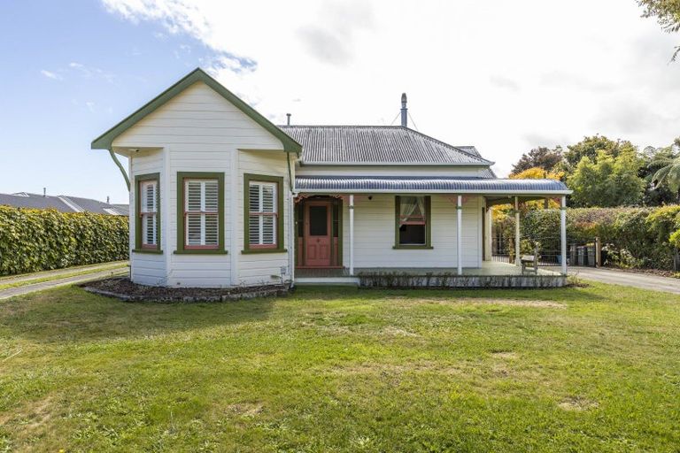 Photo of property in 8 Tawa Street, Inglewood, 4330