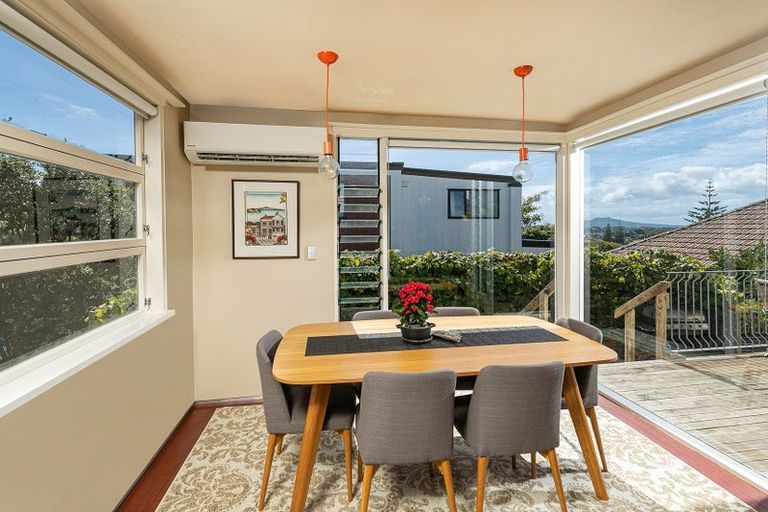 Photo of property in 39b Forrest Hill Road, Milford, Auckland, 0620