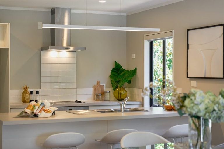 Photo of property in 168 Verbena Road, Birkdale, Auckland, 0626
