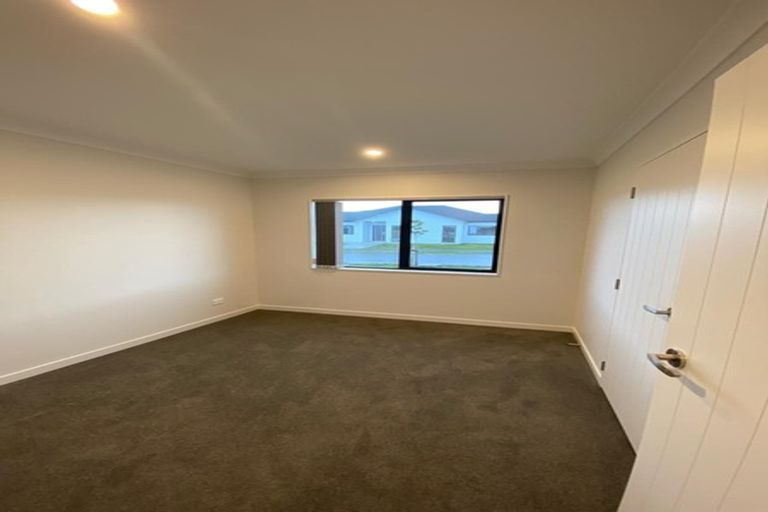Photo of property in 2 Sapwood Crescent, Takanini, 2110