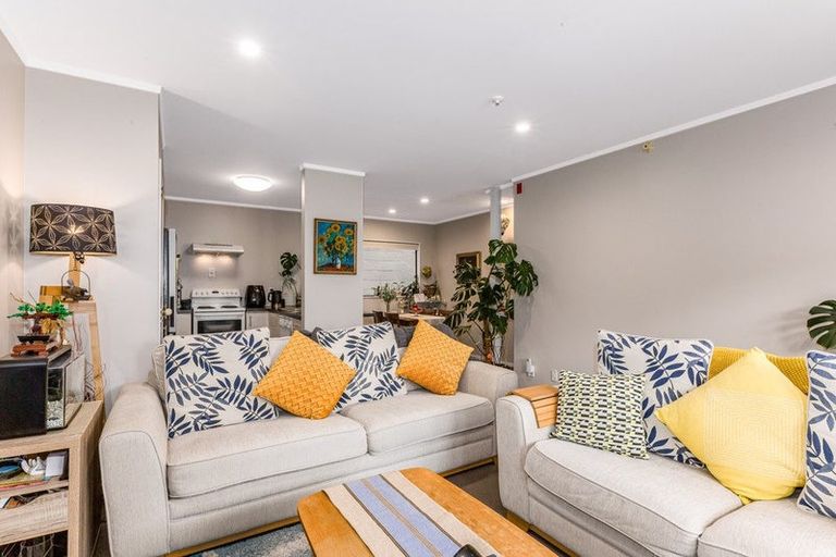 Photo of property in 1/7 Raroa Road, Hutt Central, Lower Hutt, 5010