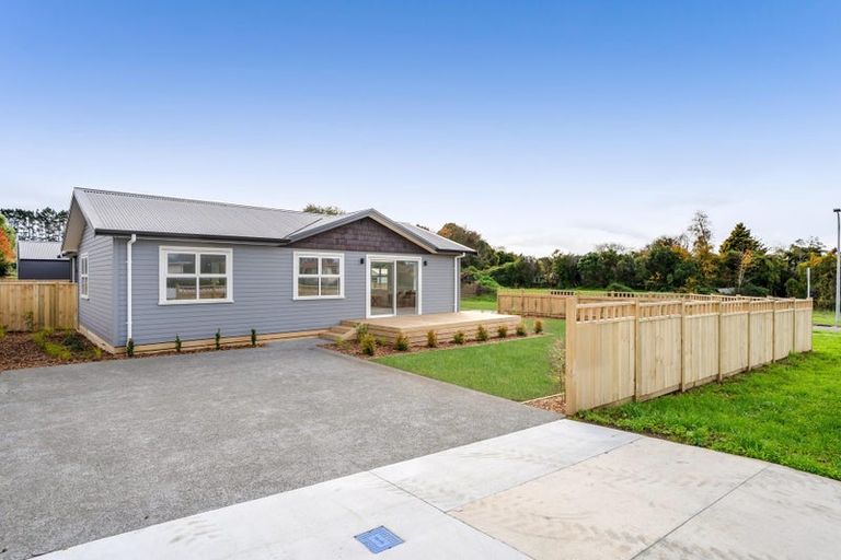 Photo of property in 1 Horoeka Street, Inglewood, 4330