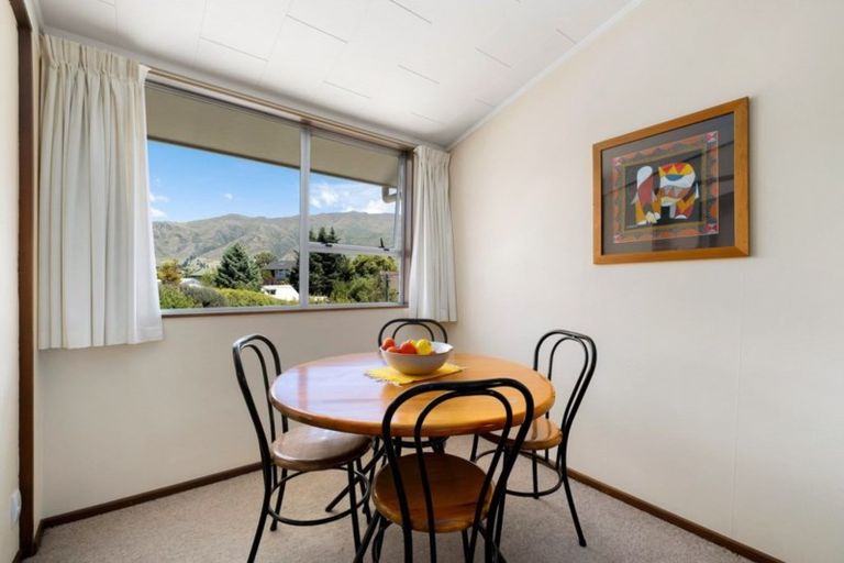 Photo of property in 4 Clematis Court, Wanaka, 9305