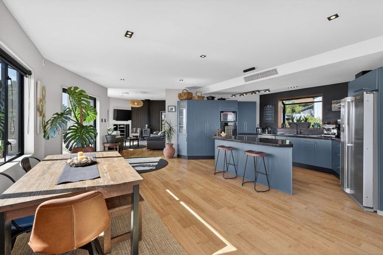 Photo of property in 16 Stoneyridge Close, Mount Pleasant, Christchurch, 8081