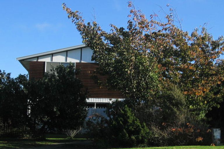 Photo of property in 42 Martin Road, Paraparaumu Beach, Paraparaumu, 5032