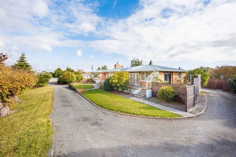 Photo of property in 197 Bridge Street, Bulls, 4818
