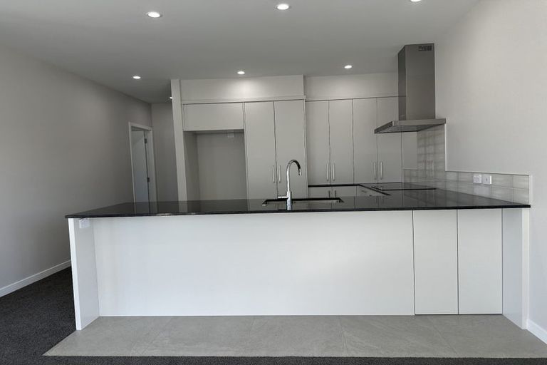 Photo of property in 15 George Yee Place, Taradale, 4112