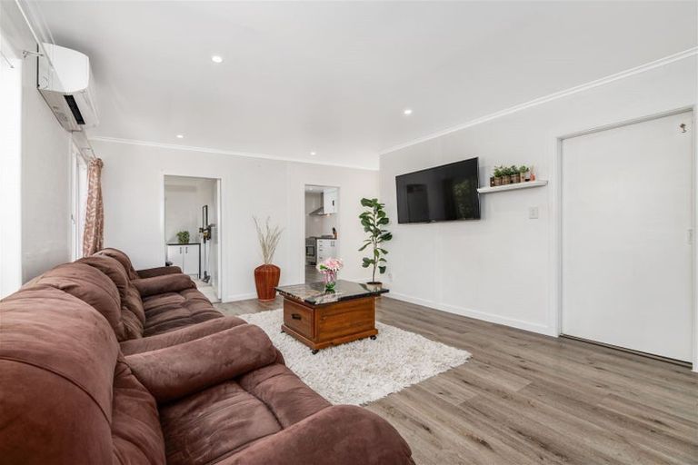 Photo of property in 176 Henderson Valley Road, Henderson, Auckland, 0612