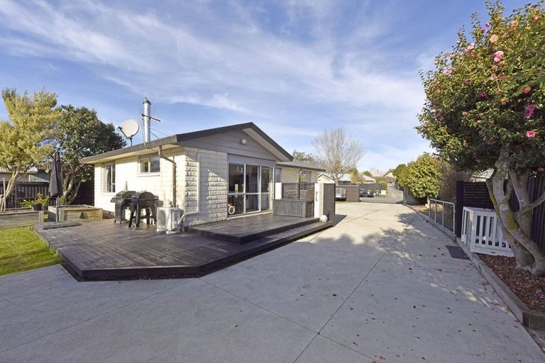 Photo of property in 55 Solomon Avenue, Redwood, Christchurch, 8051