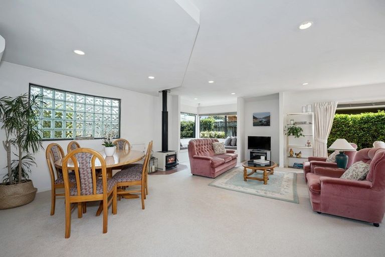Photo of property in 2/12 Stratford Avenue, Milford, Auckland, 0620
