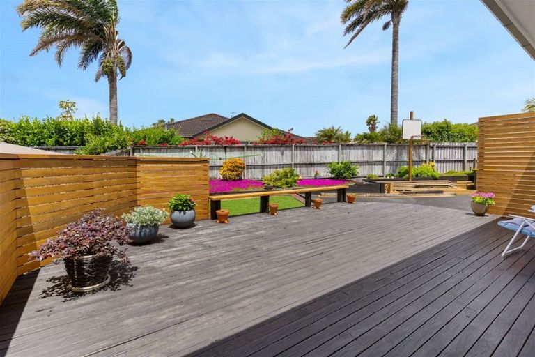 Photo of property in 3 Glenhaven Place, Te Atatu Peninsula, Auckland, 0610