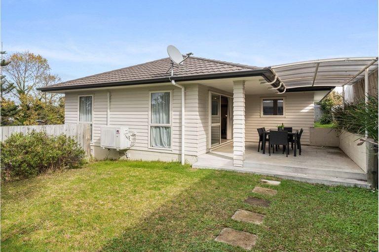 Photo of property in 13a Poto Street, Te Atatu South, Auckland, 0610