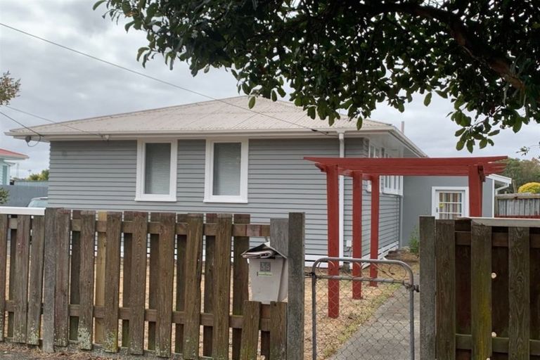 Photo of property in 35 Cameron Crescent, Masterton, 5810