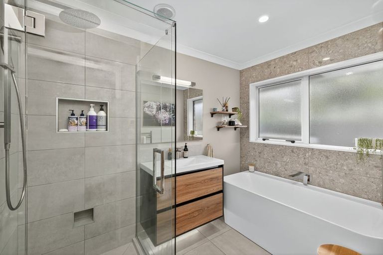 Photo of property in 8 Avon Gate, Russley, Christchurch, 8042