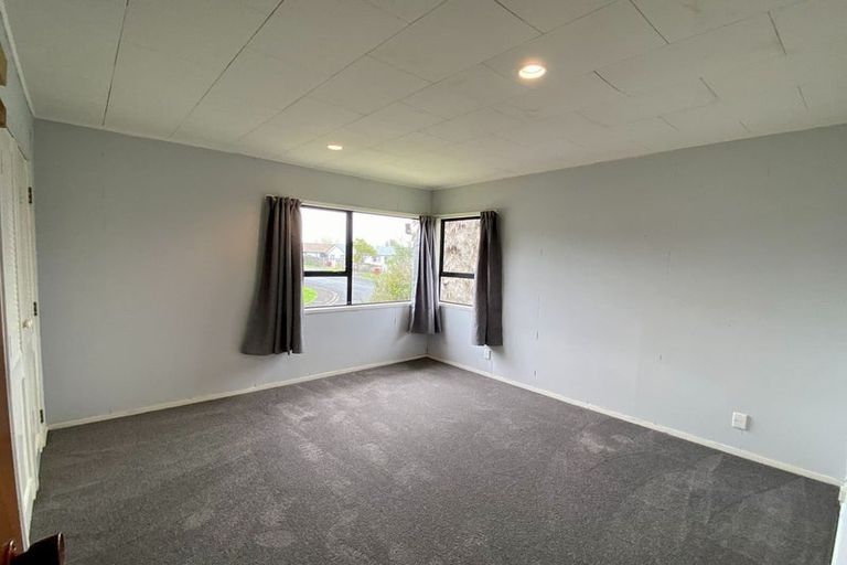 Photo of property in 2 Atlantis Place, Totara Vale, Auckland, 0629