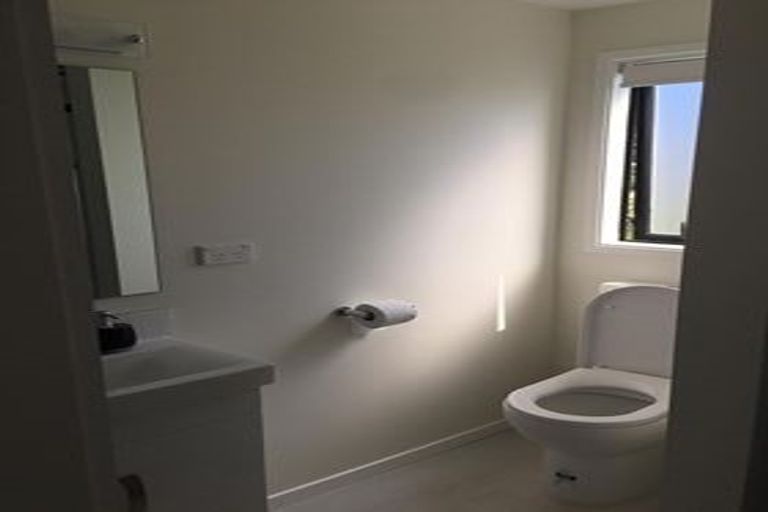 Photo of property in 52 Seaview Road, Paremata, Porirua, 5024
