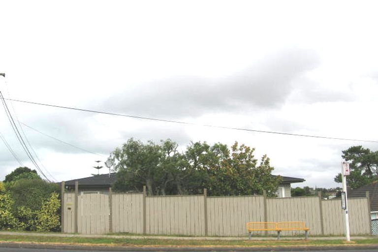 Photo of property in 1/27 Sunnynook Road, Forrest Hill, Auckland, 0620
