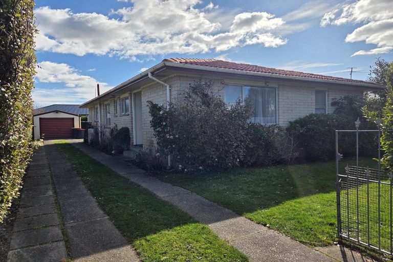 Photo of property in 27 Charnwood Crescent, Bishopdale, Christchurch, 8051
