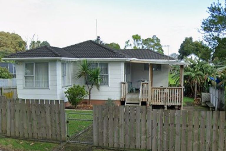 Photo of property in 325 Roscommon Road, Clendon Park, Auckland, 2103