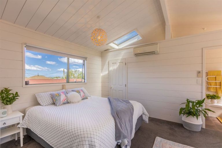 Photo of property in 3a Golding Road, Taradale, Napier, 4112