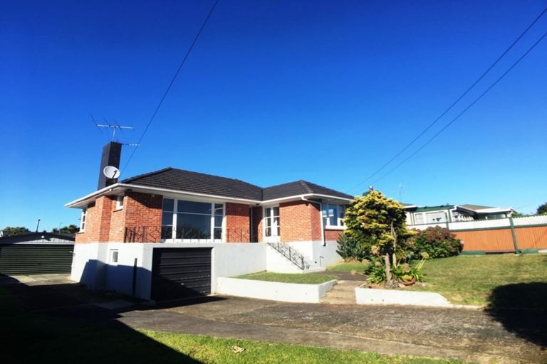 Photo of property in 12 Clayton Road, Manurewa, Auckland, 2102