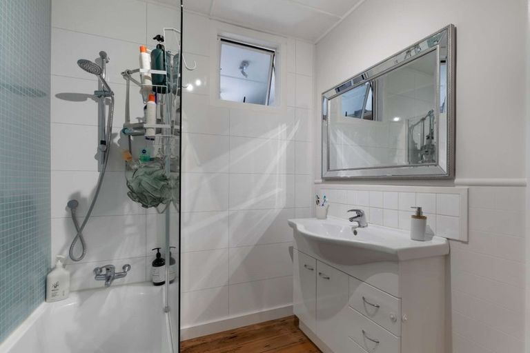 Photo of property in 2/47 Mildmay Road, Henderson, Auckland, 0610