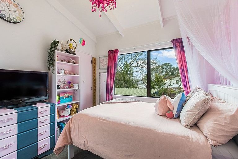 Photo of property in 2/33 Forest Hill Road, Henderson, Auckland, 0612