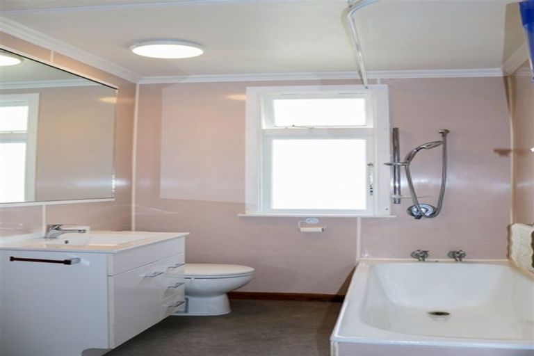 Photo of property in 17 Tay Street, Oamaru North, Oamaru, 9400