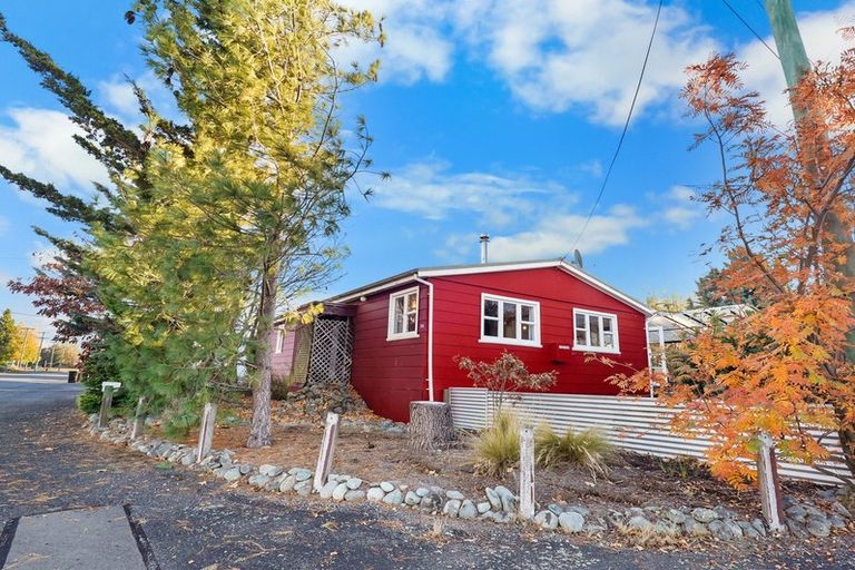 Photo of property in 36 Jollie Road, Twizel, 7901
