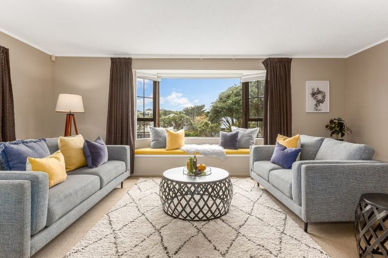 Photo of property in 2 James Cook Drive, Whitby, Porirua, 5024