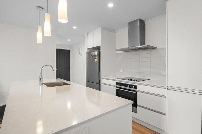 Photo of property in 5 Sauterne Road, Kumeu, 0810