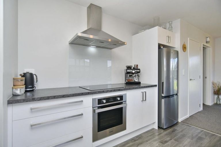 Photo of property in 6 Fearne Drive, Woodend, 7610