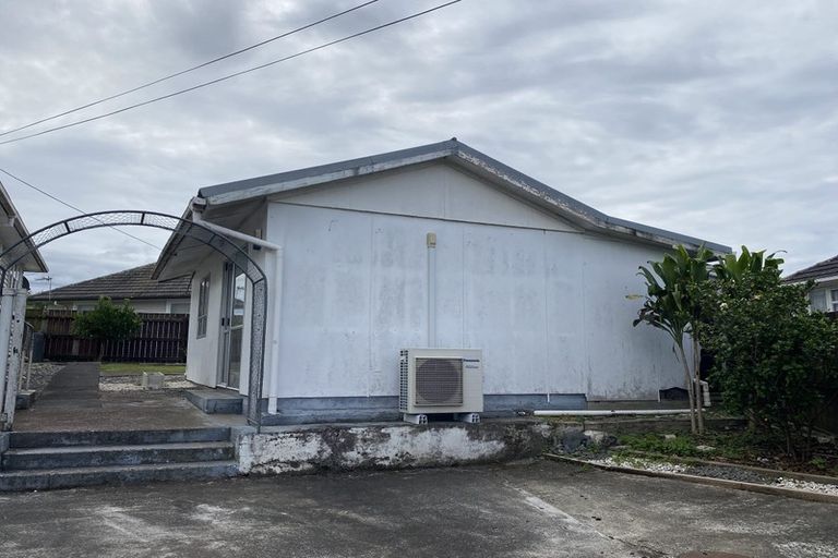Photo of property in 16 Sandbrook Avenue, Otara, Auckland, 2023