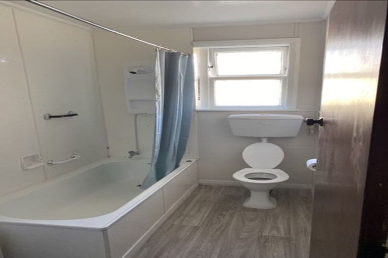 Photo of property in 48 Domett Street, Westport, 7825