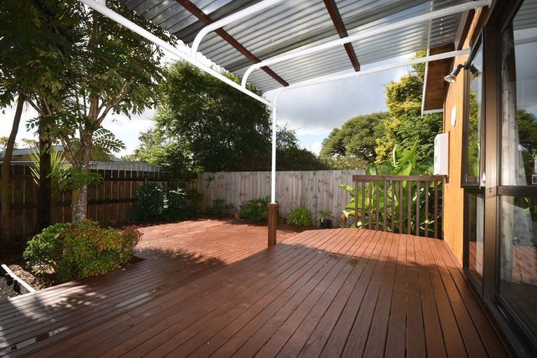 Photo of property in 4 Glen Close, Glen Eden, Auckland, 0602