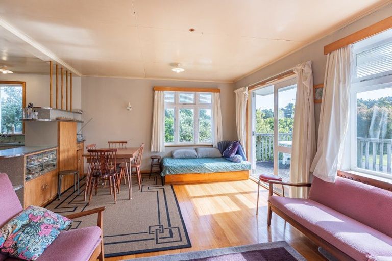 Photo of property in 15 Drake Street, Waikawa Beach, Manakau, 5573