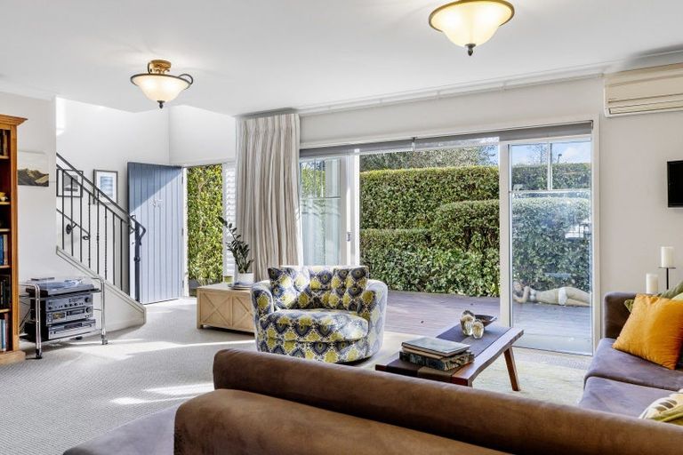 Photo of property in 47 Chateau Crescent, Rangatira Park, Taupo, 3330