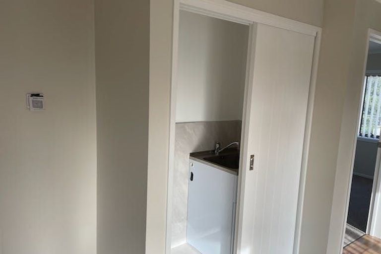 Photo of property in 3 Edwards Avenue, Henderson, Auckland, 0610