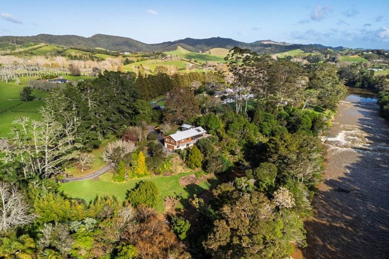 Photo of property in 646 Puketona Road, Haruru, 0204