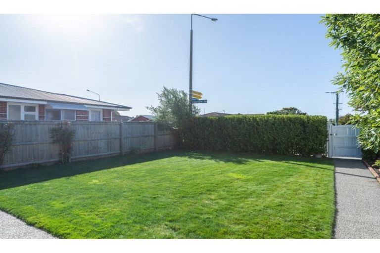 Photo of property in 32 Edgeware Road, St Albans, Christchurch, 8014