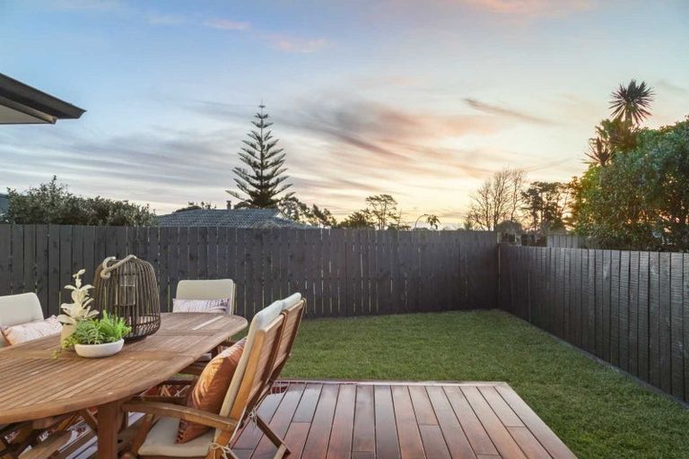 Photo of property in 116a Racecourse Road, Waiuku, 2123