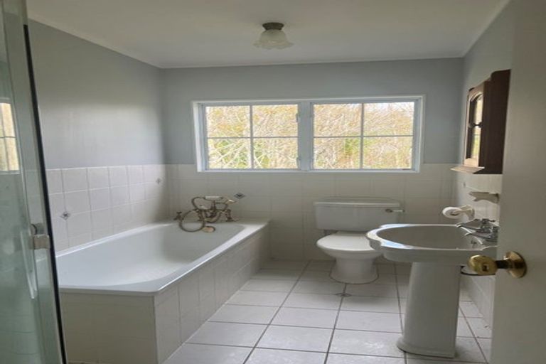 Photo of property in 1291 Old North Road, Helensville, 0875