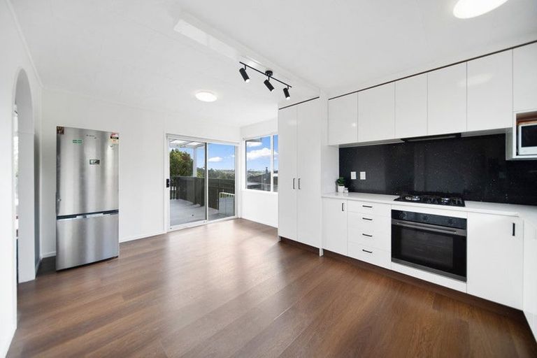 Photo of property in 6c Zingaro Place, Massey, Auckland, 0614