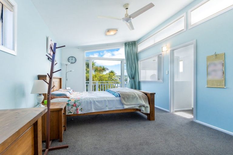 Photo of property in 63 Bassett Road, Johnsonville, Wellington, 6037