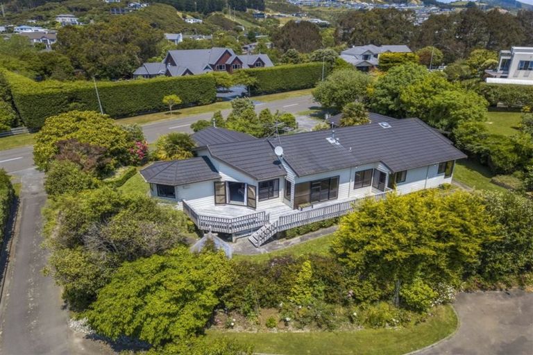 Photo of property in 77 Joseph Banks Drive, Whitby, Porirua, 5024