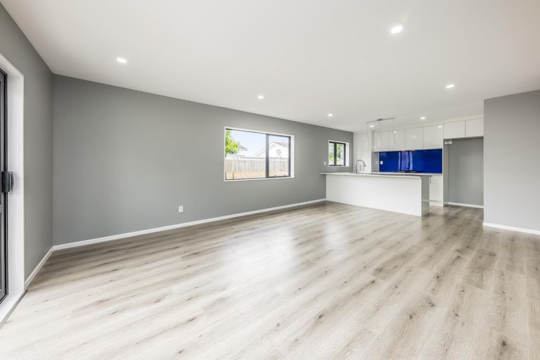 Photo of property in 466c Massey Road, Mangere East, Auckland, 2024